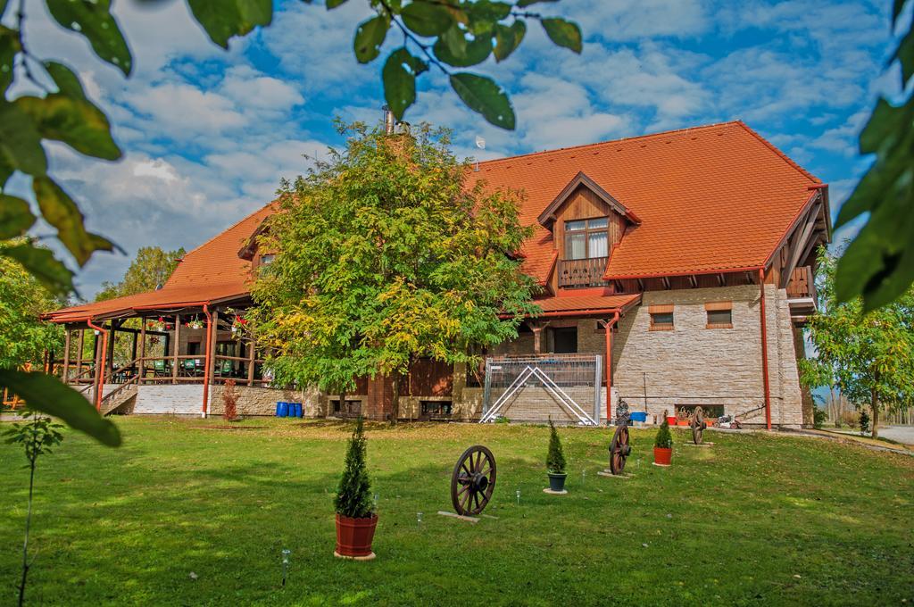 Hovirag Panzio Borzont Exterior photo